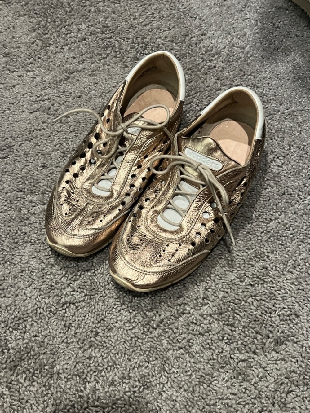 Wonders Gold Metallic Women's Lace-Up Sneakers